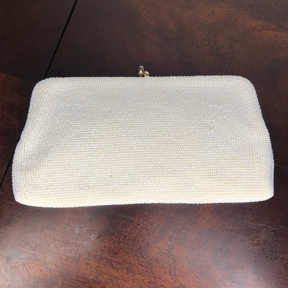 White Seed Bead Bag with Key Chain - Picture 4 of 16